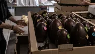 Même s'ils ont pu rouvrir leurs boutiques, les chocolatiers s'inquiètent de la baisse de leur chiffre d'affaires.