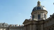 L'Académie française préconise l'usage du féminin pour désigner la maladie "Covid-19".