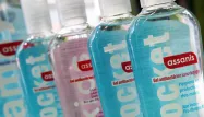 Les prix du gel hydroalcoolique sont plafonnés entre 2,64 et 4,4 euros selon les tailles, et ce jusqu'au 10 juillet.