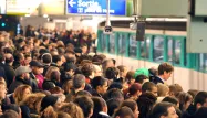 En pleine crise sanitaire, la proximité qu'imposent les transports en commun ne rassure pas les usagers