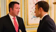 Ce mardi, Karl Olive accueille Emmanuel Macron pour une visite dans un groupe scolaire de Poissy.