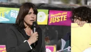Michèle Rubirola lors de la campagne pour les élections municipales à Marseille.