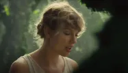Taylor Swift dans son clip "Cardigan"