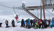 Le Premier ministre, a annoncé que les stations de ski seraient accessibles à Noël mais sans les remontées mécaniques.