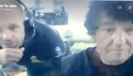Jean Le Cam et Kevin Escoffier, mardi à bord du bateau de Le Cam.