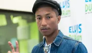 Le chanteur américain Pharrell Williams a créé une marque de couverts fabriqués à partir de CD recyclés.