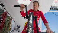 Samantha Davies est contrainte d'abandonner à la suite d'une collision.
