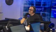 Nikos Aliagas dans les studios d'Europe 1