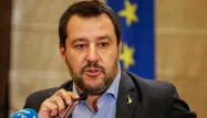 Matteo Salvini apporte son soutien aux "gilets jaunes", mais condamne les violences des manifestations.