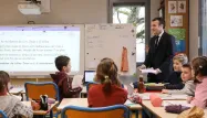 Emmanuel Macron a passé une demi-heure dans une classe de CE1-CE2.