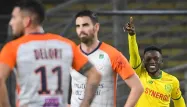Nantes, qui doit encore rattraper un match à Nîmes, remonte à la 11ème place avec 23 unités.