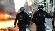 Des policiers lors de la manifestation toulousaine des "gilets jaunes", samedi dernier.