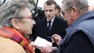 Un retraité, venu avec ses propres documents, a questionné le chef de l'État sur sa baisse de pension depuis le mois de janvier.