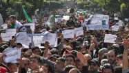 Des milliers de personnes ont à nouveau manifesté mardi pour demander le départ du président Bouteflika.