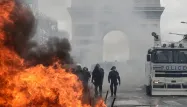 Champs-Elysées, gilets jaunes, casseurs, forces de l'ordre, Thomas SAMSON / AFP