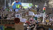 La "Marche du siècle" fait le plein pour le climat et la "justice sociale"