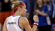 Grâce à cette victoire de Pauline Parmentier, les Bleues peuvent encore espérer décrocher leur place en finale.