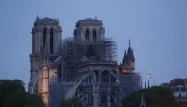 Le pape François est "proche de la France" après l'incendie de la cathédrale Notre-Dame de Paris.