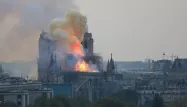 Notre-Dame de Paris est le "symbole de la chrétienté, en France et dans le monde", a estimé le Vatican.
