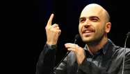 Le journaliste-écrivain italien Roberto Saviano assure que la France est tenue pour responsable de tous les maux d'Italie car "il faut toujours désigner un coupable".