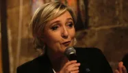 A neuf jours du scrutin, la passe d'armes continue entre Emmanuel Macron et Marine Le Pen
