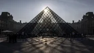 Le musée du Louvre reste fermé lundi en raison d'une grève des agents d'accueil.
