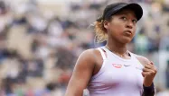 Naomi Osaka s'est qualifiée jeudi pour le 3ème tour de Roland-Garros en éliminant la Bélarusse Viktoria Azarenka.