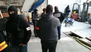 Quelque 120 policiers et gendarmes ont été mobilisés pour une perquisition menée conjointement sur plusieurs sites.