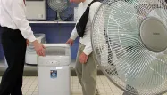 Le père d'élève avait décidé d'offrir dix ventilateurs pour chaque classe de l'école.