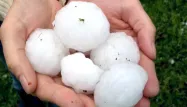 Des grêlons de la taille de balles de tennis sont tombés sur la Drome, samedi (photo d'archives).