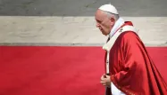"Non seulement le pape François ne fait rien ou presque pour punir ceux qui ont commis des abus, il ne fait absolument rien pour dévoiler et traduire en justice ceux qui, des décennies durant, ont facilité et couvert les auteurs d'abus", a écrit Carlo Maria Vigano.
