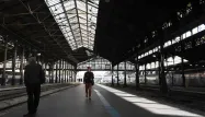 Un homme a été interpellé vendredi à la Gare Saint-Lazare pour avoir filmé sous la jupe d'une femme.