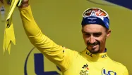 Julian Alaphilippe en jaune (1280x640) Anne-Christine POUJOULAT / AFP