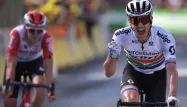 Daryl Impey a devancé le Belge Tiesj Benoot.