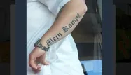 Un chauffeur de la compagnie FlixBus arborait ce tatouage nazi.