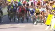 Coureur qui heurte un téléphone sur le Tour 2019 (1280x640) Capture d'écran France Télévisions