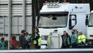 routiers blocage greve camions