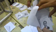 Dépouillement lors de l'élection présidentielle le 12 décembre 2019 à Alger, Algérie / RYAD KRAMDI / AFP