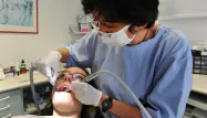 Les dentistes réparent ces petits accidents régulièrement en consultation. (Photo d'illustration)