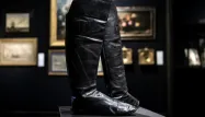 Portée lors de son exil à Sainte-Hélène, cette paire de botte de Napoléon Ier s'est vendu 117.000 euros chez Drouot vendredi