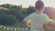 Mon enfant passe son temps à se toucher le zizi, est-ce normal ?