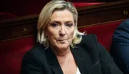 Marine Le Pen a qualifié lundi de "très mauvais signal" les déclarations du ministre de l'Économie Éric Lombard qui a semblé privilégier le dialogue avec la gauche dans la préparation du budget 2025.