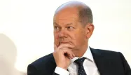 Allemagne: le parti d'Olaf Scholz remporte de peu un scrutin régional face à l'extrême droite