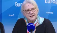 Josiane Balasko est à l'affiche de "La femme rompue" au Théâtre Hébertot à Paris.