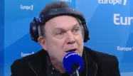 Julien Lepers : "Claude François venait me draguer" pour être numéro 1 du Hit Parade
