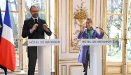 Édouard Philippe et Élisabeth Borne ont présenté lundi les mesures pour réformer la SNCF.
