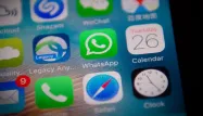 Les applications de messagerie instantanée, comme WhatsApp, sont visées par les faussaires.