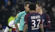 Le joueur a été exclu du terrain dimanche soir après son geste contre l'arbitre.