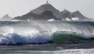 Corse, vents violents, vagues crédit : PASCAL POCHARD-CASABIANCA / AFP - 1280