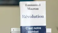 "Révolution", livre de Macron crédit : JODY AMIET / AFP - 1280